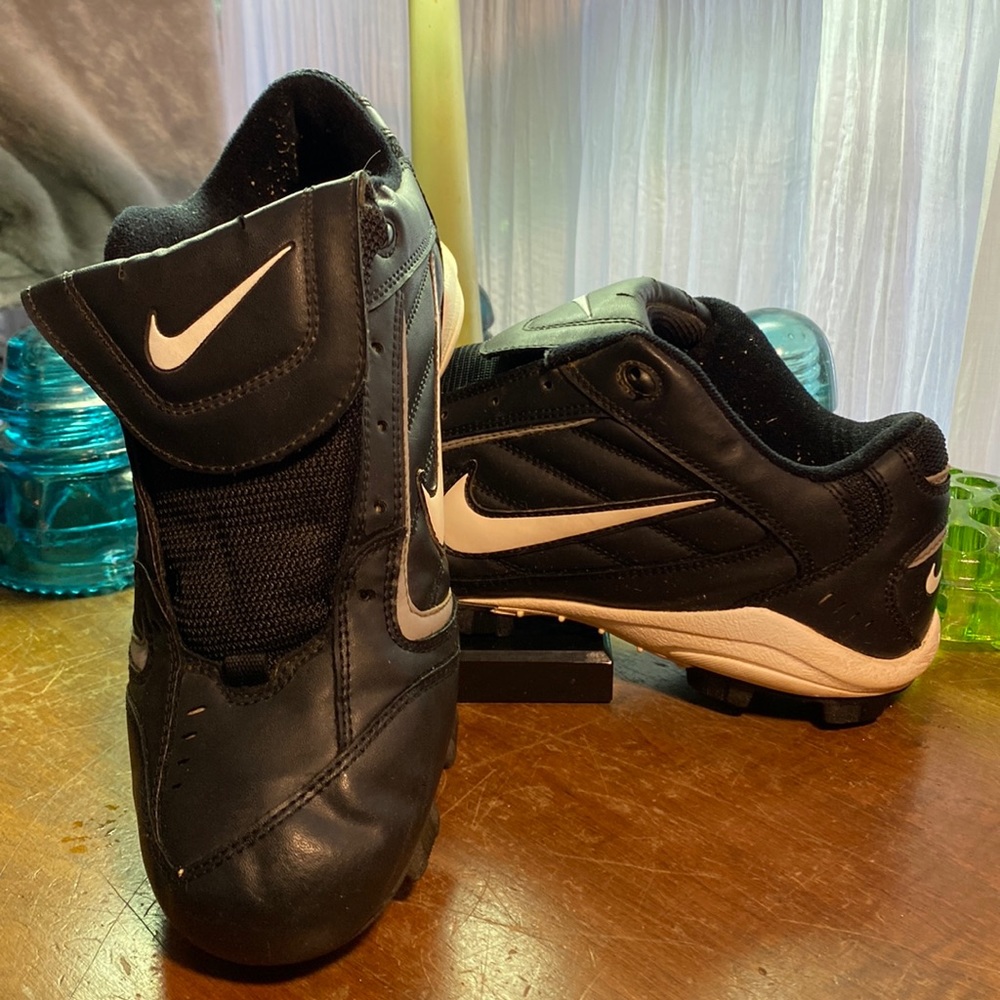 Men’s Nike Black/White Cleats Size 9.5